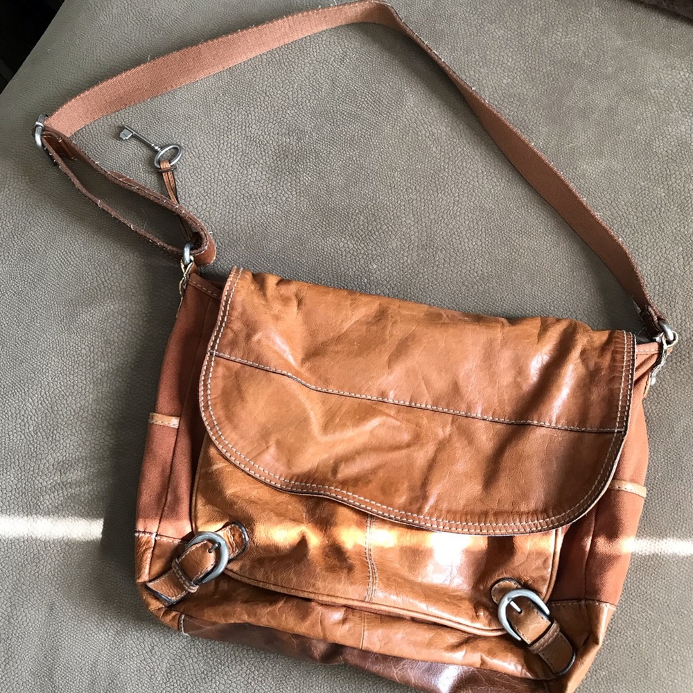 Fossil Messenger Bag